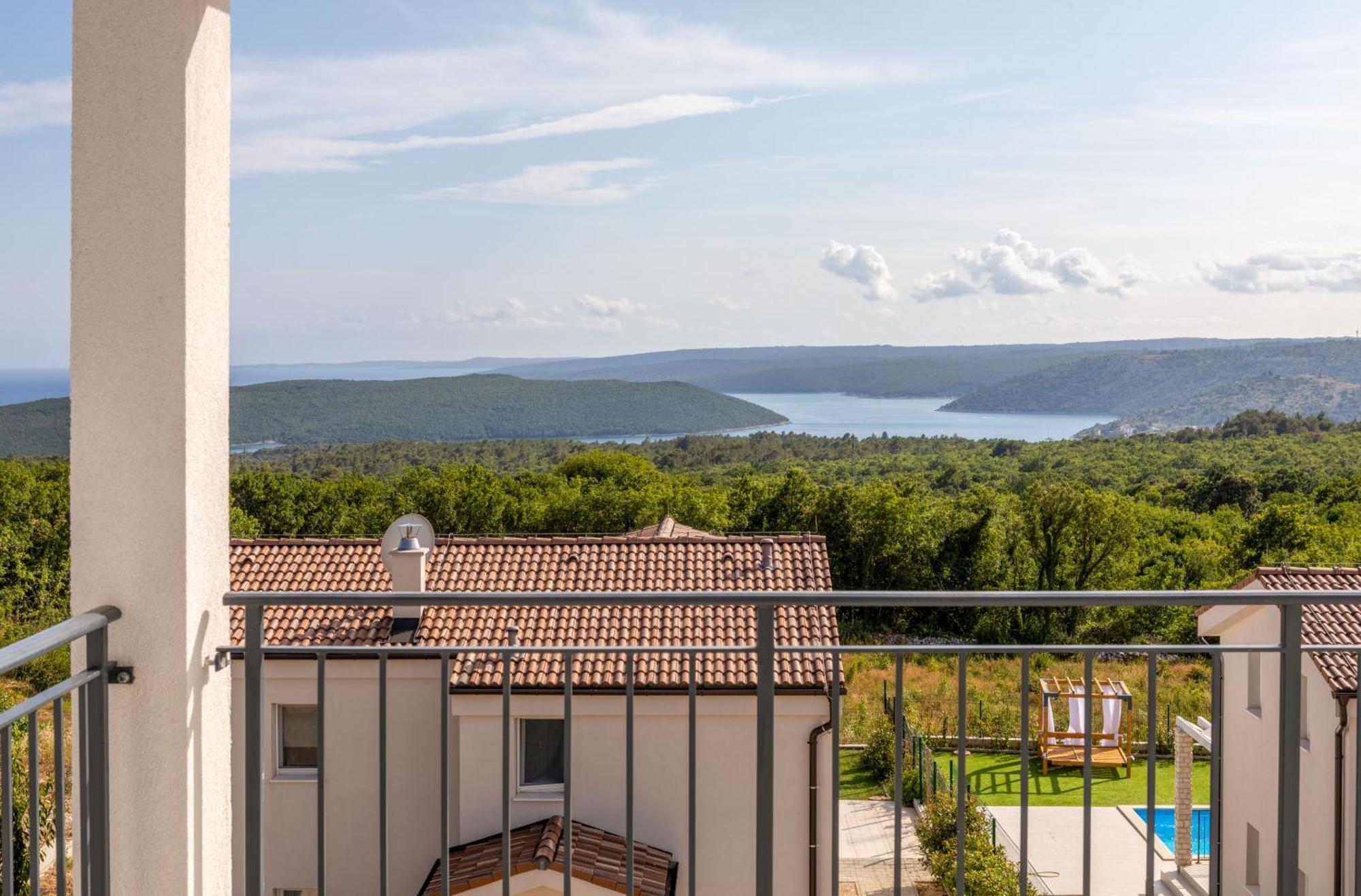 Diminici Villas Luaran gambar